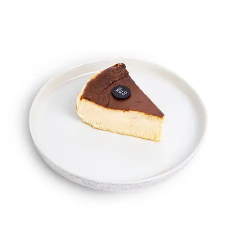 Hình ảnh Basque burnt cheese cake