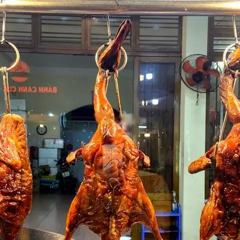 Hình ảnh Vịt quay da giòn nửa con