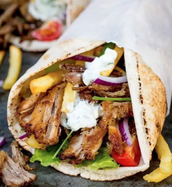 Hình ảnh Bánh Tacos gà xúc xích