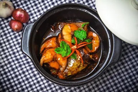 Hình ảnh Cơm cá basa kho