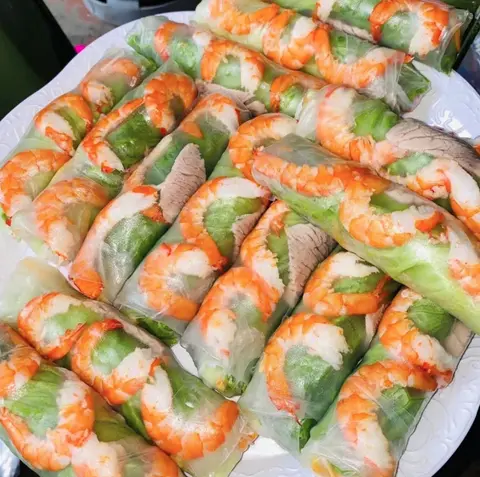 Hình ảnh 1 Gỏi cuốn hoàng gia kèm nước mắm chua ngọt