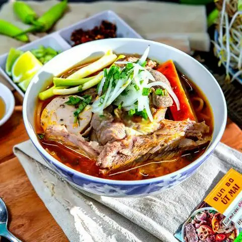 Hình ảnh Đặc Biệt: Bún Sụn + Bò + Chả + Gân