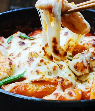 Hình ảnh Tokbokki phô mai đúc lò