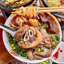 Hình ảnh Bún bò đầy đủ