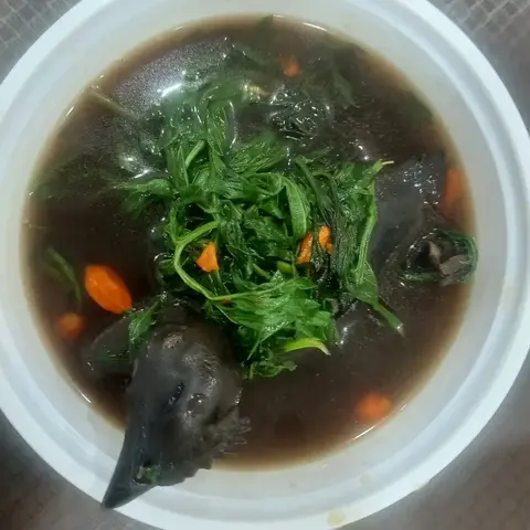 Hình ảnh Gà ác tần ngải cứu - thuốc Bắc