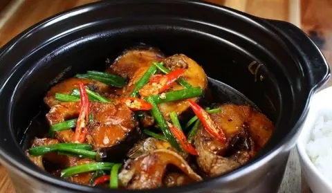 Hình ảnh Cá lóc kho tộ (không kèm cơm)