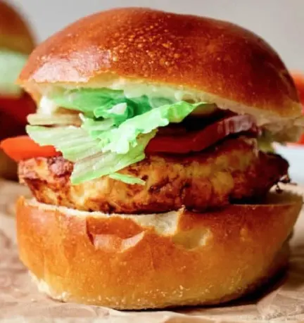 Hình ảnh Hamburger bò xúc xích