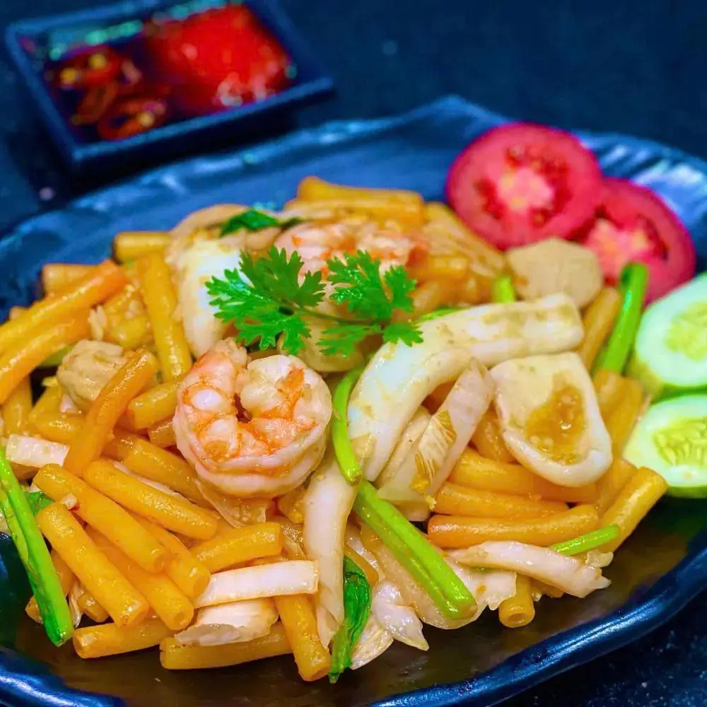 Hình ảnh Nui xào hải sản - canh rong biển