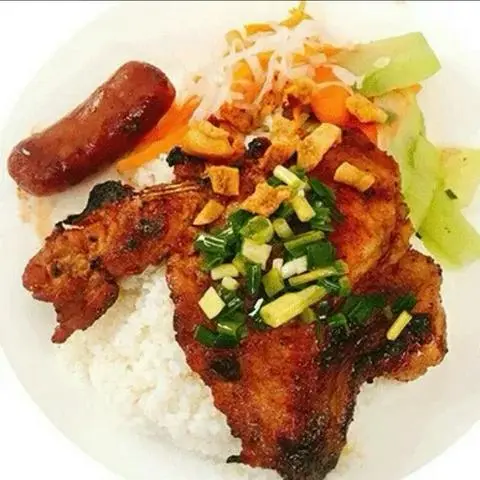Hình ảnh Cơm sườn lạp xưởng
