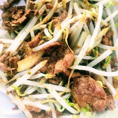 Hình ảnh Thịt xào giá thêm