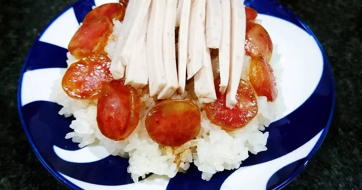 Hình ảnh Xôi chả lụa lạp xưởng