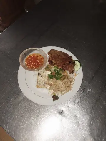 Hình ảnh Cơm sườn bì chả