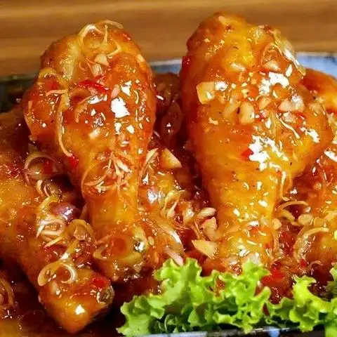 Hình ảnh Cơm đùi gà chiên nước mắm