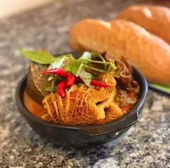 Hình ảnh Phá Lấu Bò Thập Cẩm 500Gr - 2 Bánh mì (Dành cho nhóm 2-3 người)