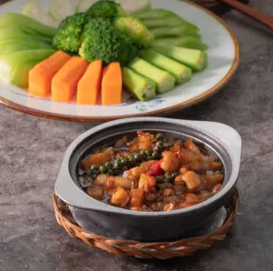 Hình ảnh Rau Củ Thập Cẩm Kho Quẹt