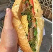 Hình ảnh Bánh mỳ trứng xúc xích thịt