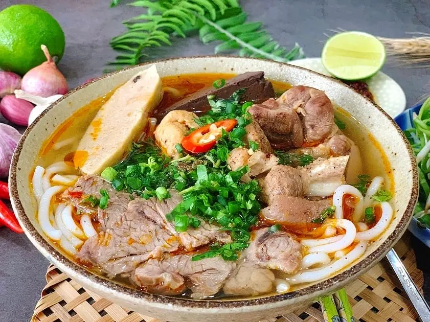 Hình ảnh Bún Bò Thập Cẩm (Không Giò)