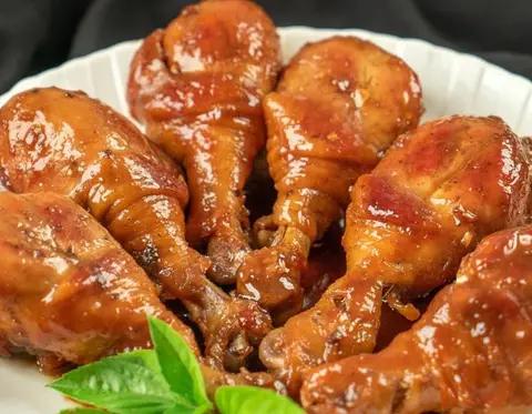 Hình ảnh Cơm đùi gà chiên nước mắm