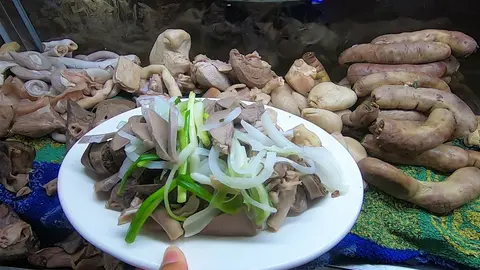 Hình ảnh Lòng heo thập cẩm phần 1 người ăn