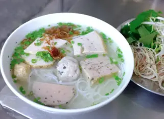 Hình ảnh Bún mọc chả lụa - chả chiên