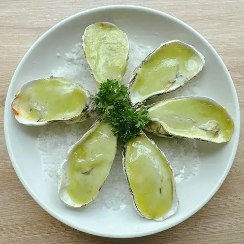 Hình ảnh Hàu nướng muối ớt xanh