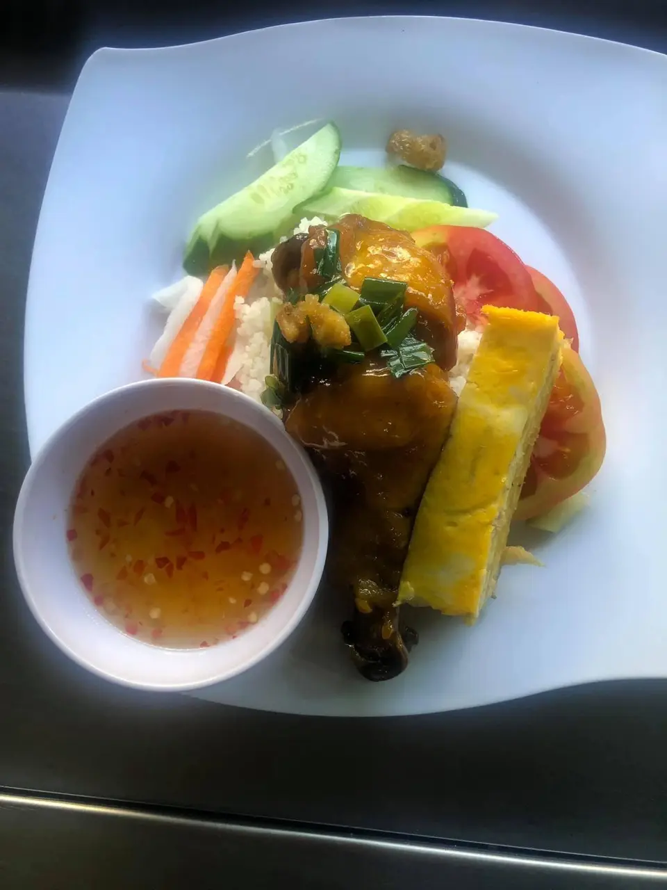 Hình ảnh Cơm tấm gà rô ti chả