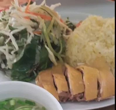 Hình ảnh Cơm gỏi gà chặt