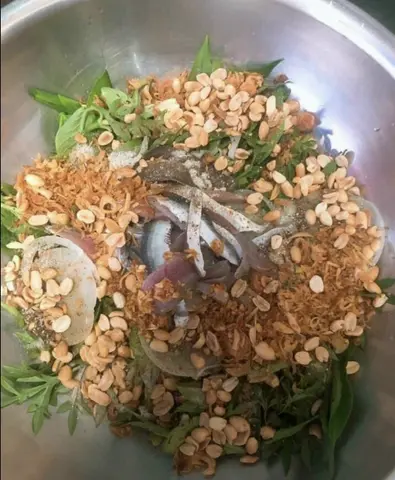 Hình ảnh Gỏi cá trích
