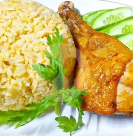 Hình ảnh Cơm chiên gà xối mỡ