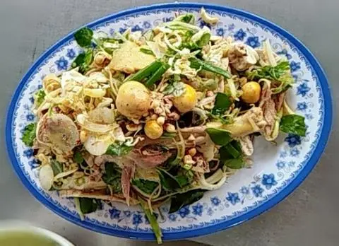 Hình ảnh Gỏi lòng gà - trứng non