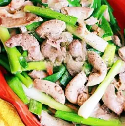 Hình ảnh Lòng heo xào củ hành
