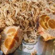 Hình ảnh Cơm sườn - bì - chả trứng muối hoàng kim