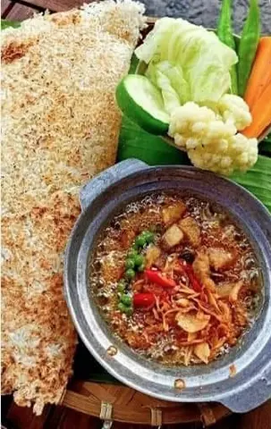 Hình ảnh Cơm cháy phần đẩy đủ chả bông