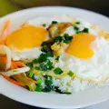 Hình ảnh Cơn tấm ốpla 2 trứng