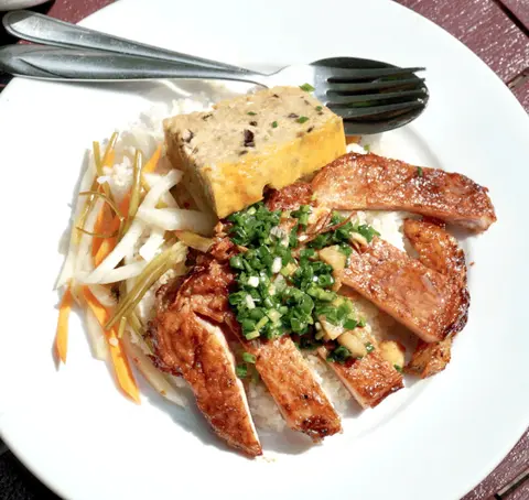 Hình ảnh Cơm sườn chả