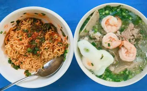 Hình ảnh Mì trộn muối ớt đặc biệt