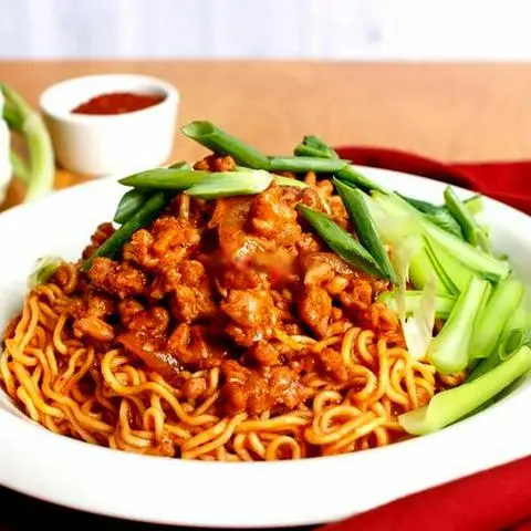 Hình ảnh Mì xào heo