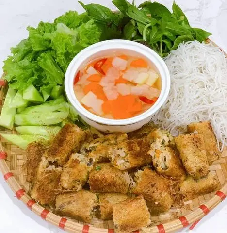 Hình ảnh Bún nem rán đặc biệt