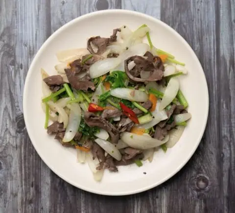 Hình ảnh Tim heo xào hành tây