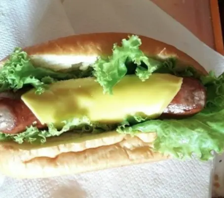 Hình ảnh Hotdog xúc xích bò phủ phô mai