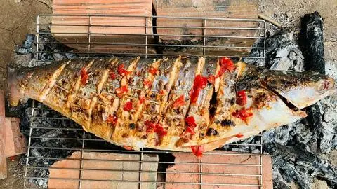 Hình ảnh Cá sapa nướng muối ớt