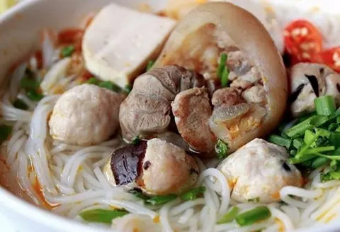 Hình ảnh Bún bò đặc biệt - thịt - bò viên - giò