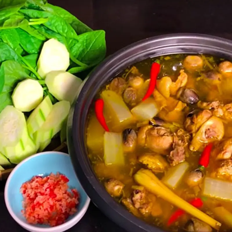 Hình ảnh Lẩu gà tre hầm sả