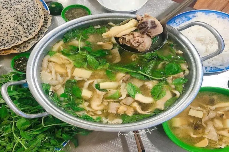 Hình ảnh Lẩu gà lá é nhỏ