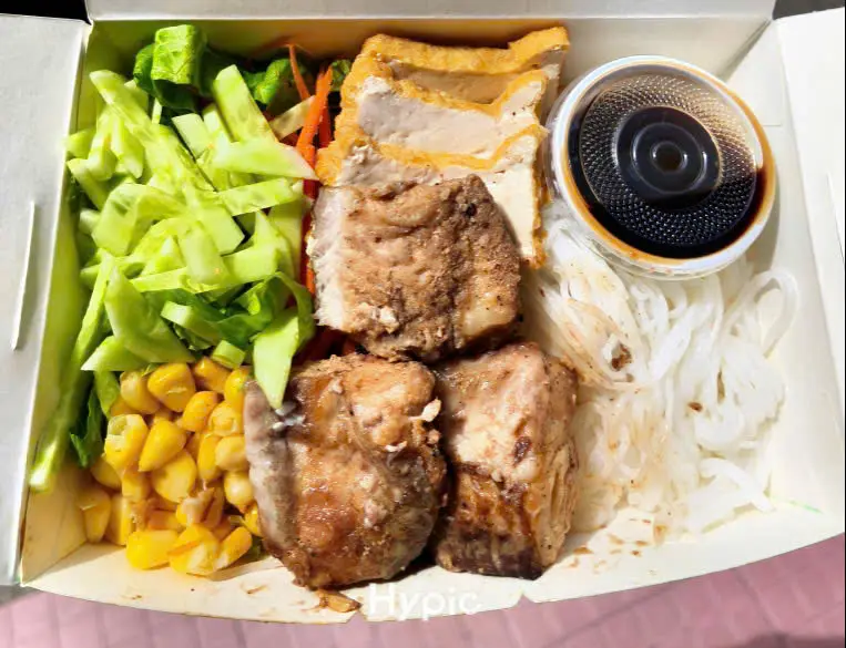 Hình ảnh Bún nước tương cá basa sốt truyền thống