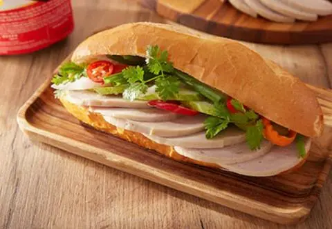 Hình ảnh Bánh mì chả lụa