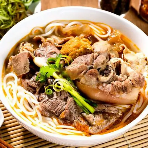 Hình ảnh Mua 1 Bún đặc biệt đầy đủ giò tặng 1 chả cây