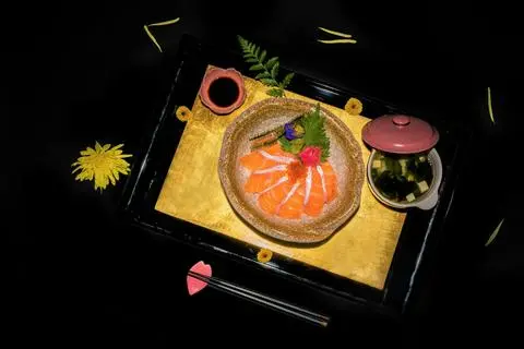 Hình ảnh Set cơm sashimi cá hồi - trứng cá hồi - set05
