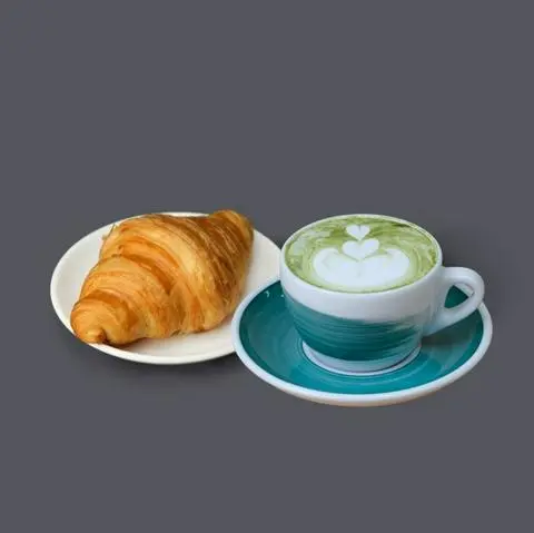 Hình ảnh Matcha latte - bánh nướng tự chọn