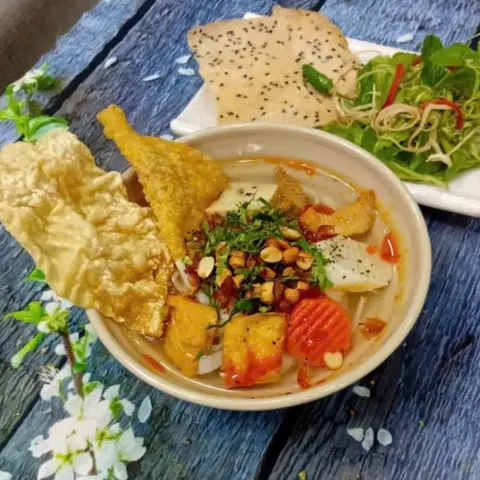 Hình ảnh Mì quảng chay nước